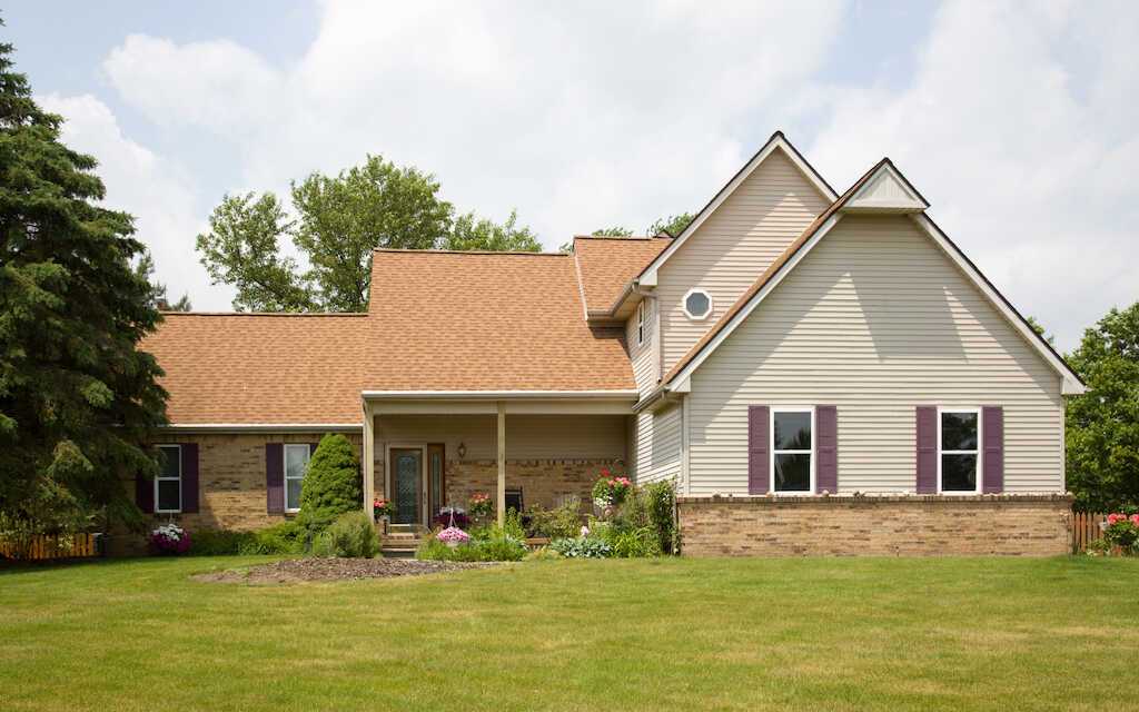 Brown Roof, Colors for Siding